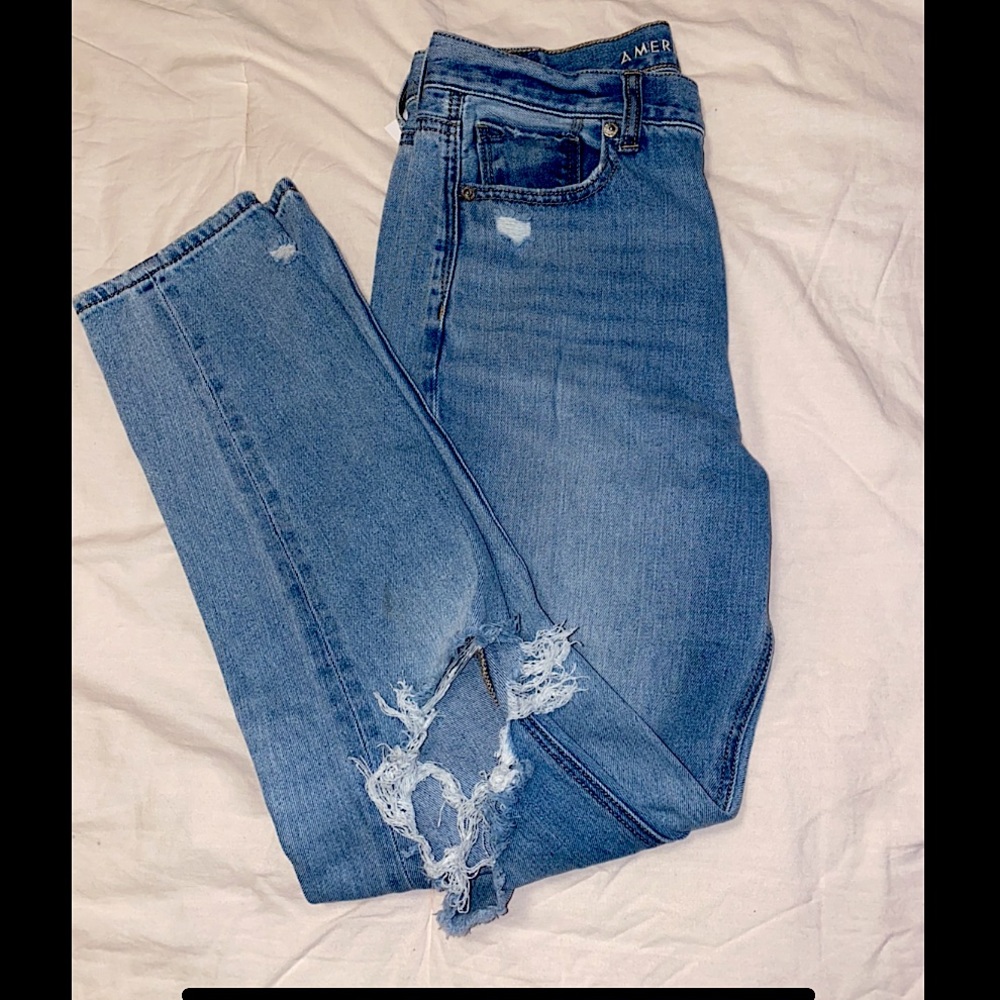 AE Mom Jean Size 4
